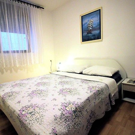 Apartment Leana Selce Exterior foto