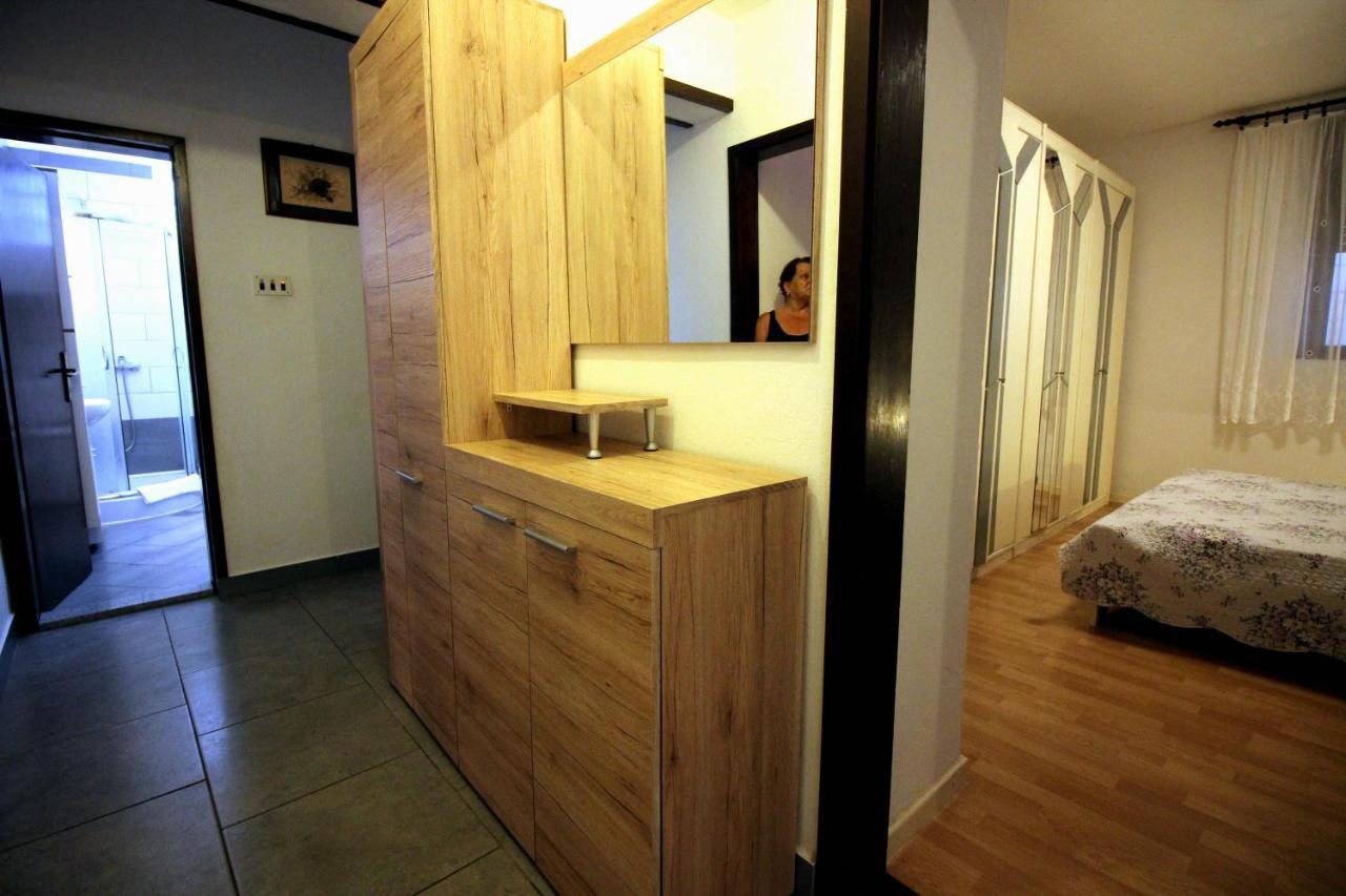 Apartment Leana Selce Exterior foto