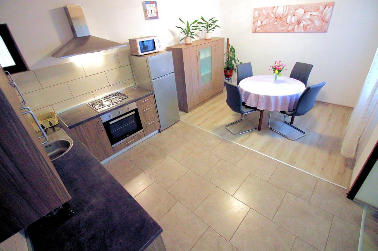 Apartment Leana Selce Exterior foto