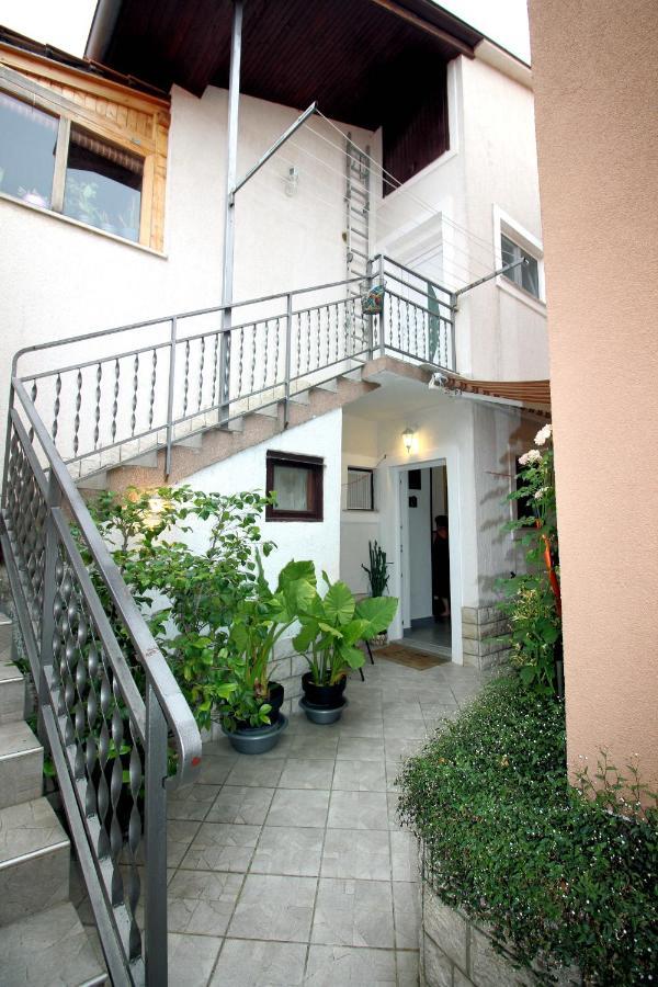 Apartment Leana Selce Exterior foto